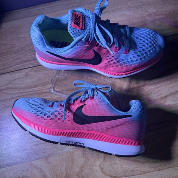 Nike Women's Athletic Shoes in Blue and Pink - Picture 2 of 10